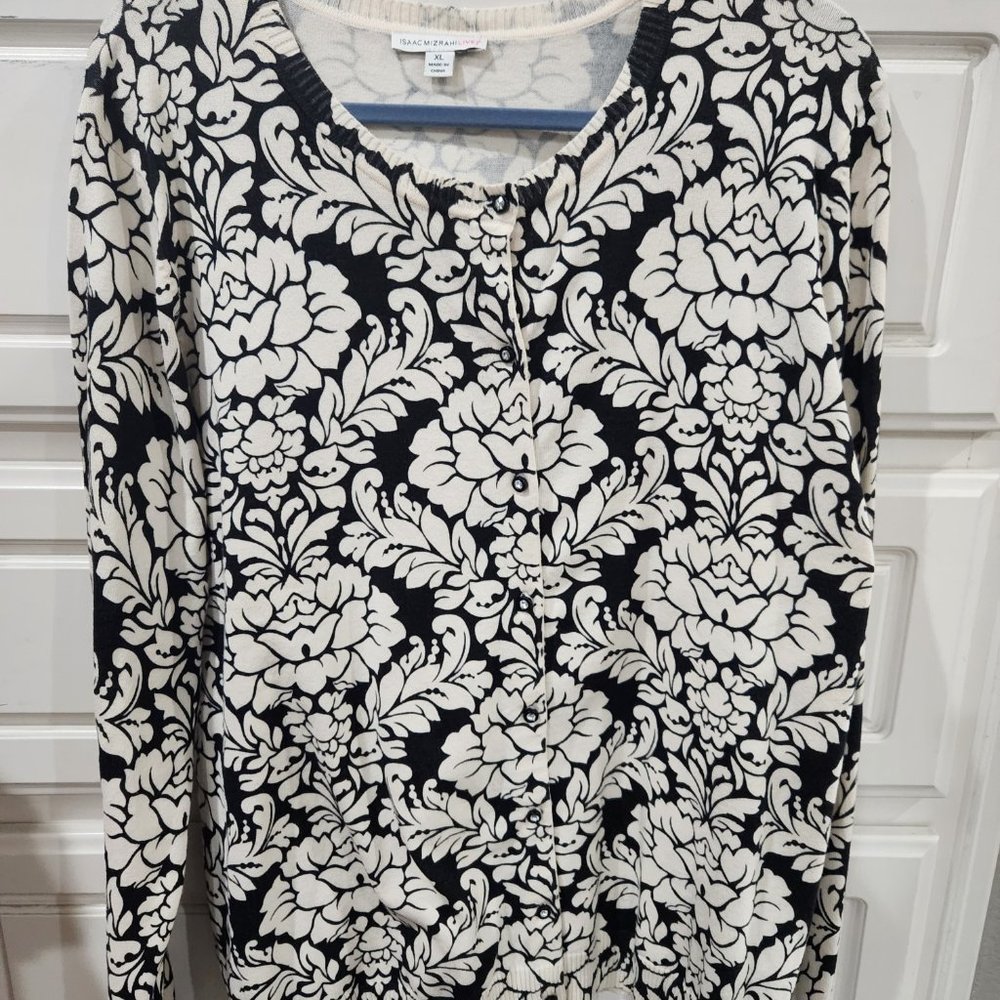 SALE! Isaac Mizrahi Sweater - Picture 2 of 7